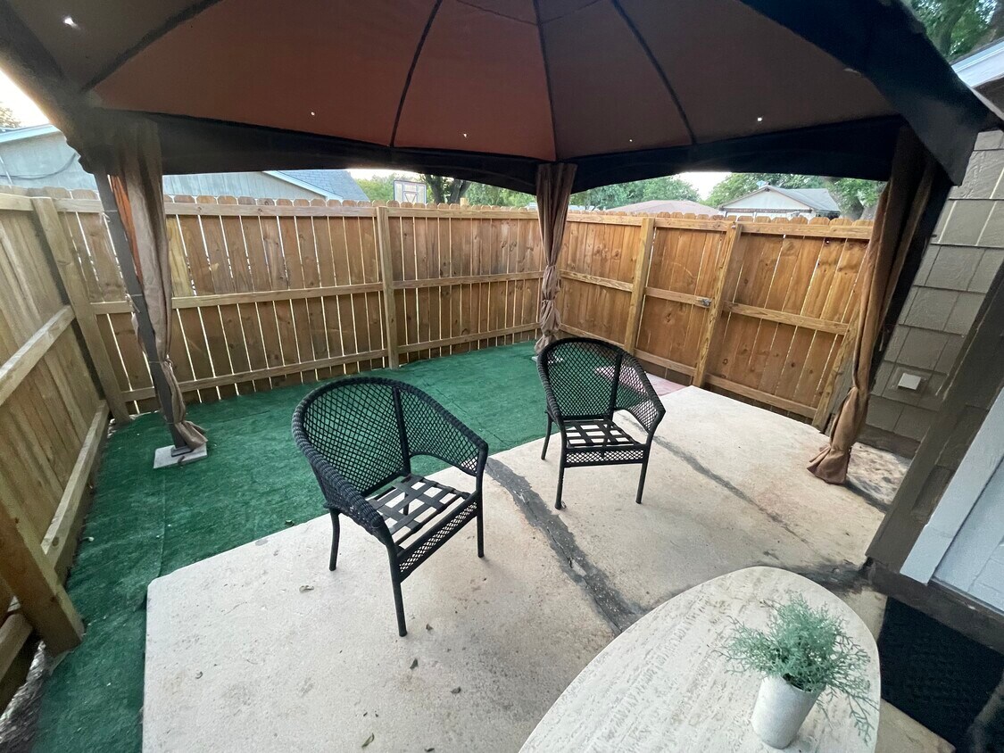Foto principal - 13731 Earlywood St