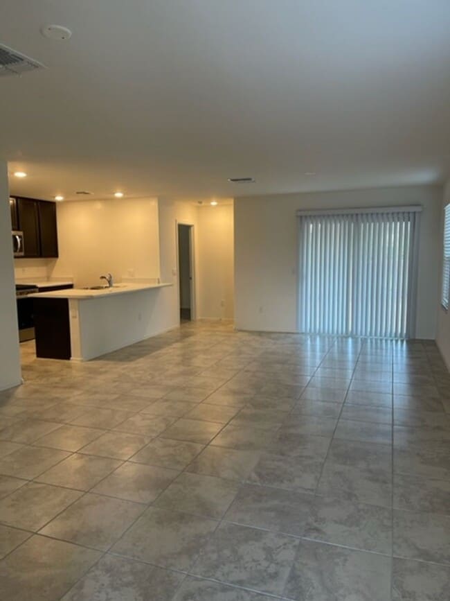 Foto del edificio - Sahuarita- 3 bedroom/ 2 bathroom single st...