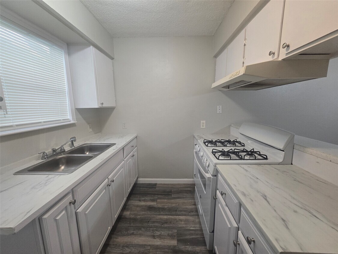 Foto principal - 3714 Ave S