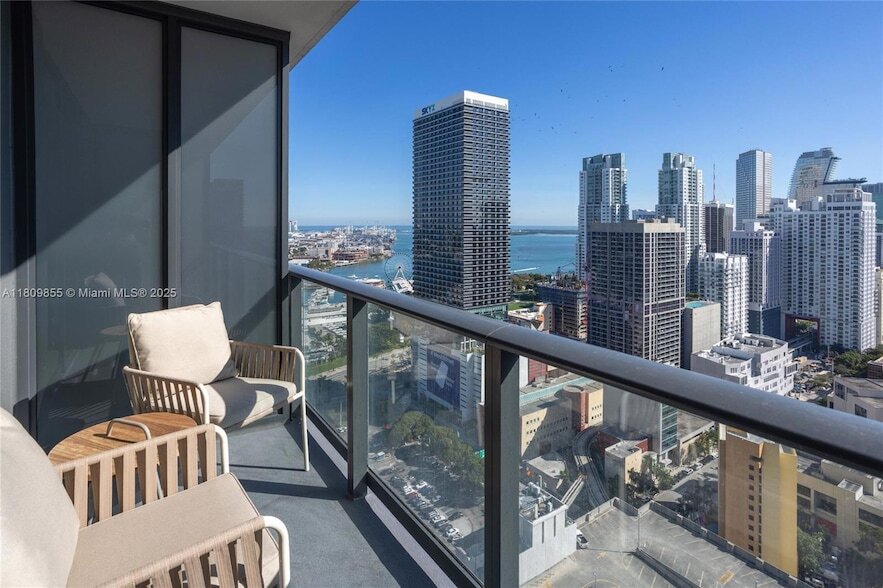 Foto principal - 159 NE 6th St