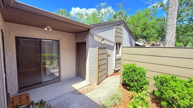 Building Photo - Beautiful 2bed/2ba Town Home in the Amazing Community of Fern Park!