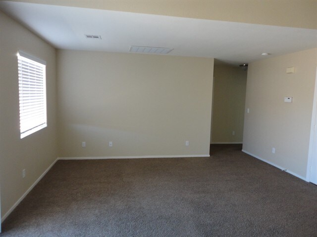 Building Photo - 3004 Fern Crest Avenue
