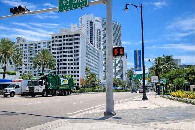 Foto del edificio - 19201 Collins Ave