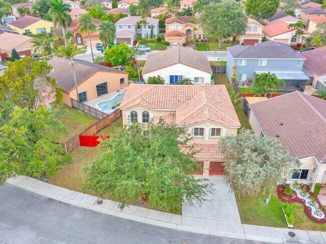 Foto del edificio - 1663 E Harmony Lake Cir