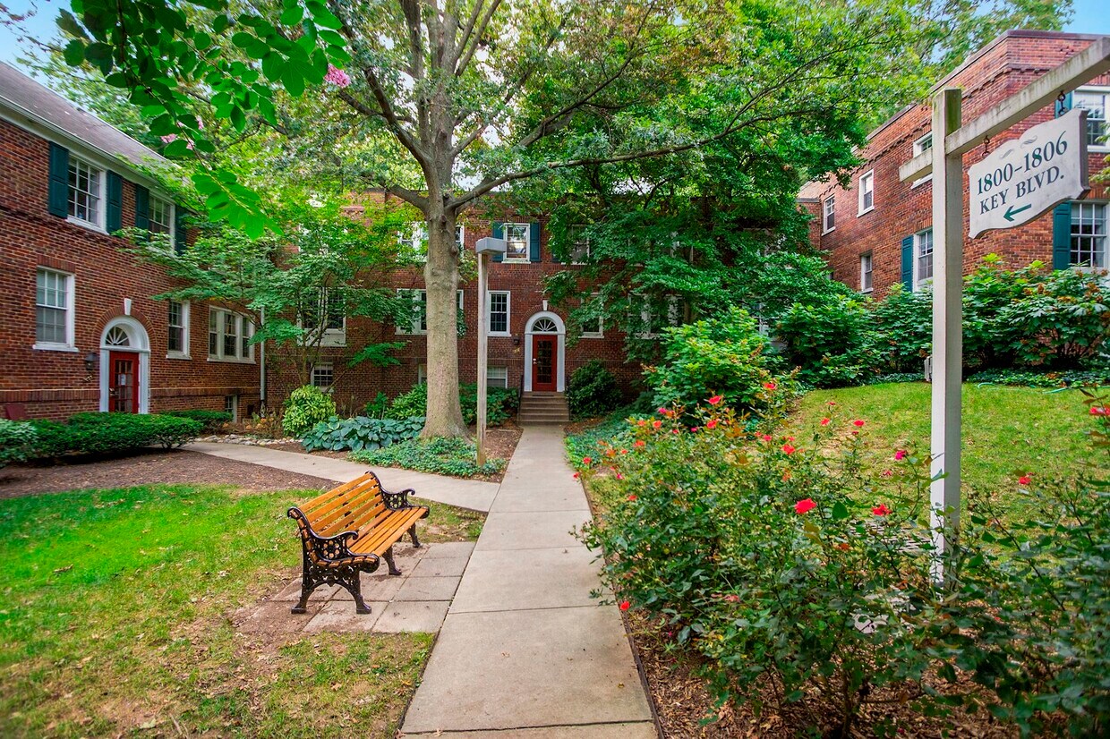 Foto principal - 1800 Key Blvd