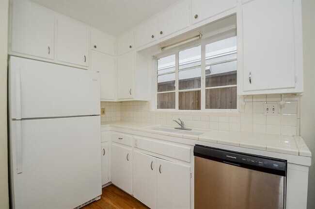 Foto del edificio - 2049 Sheridan St