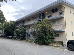 Building Photo - 1081 Martin St