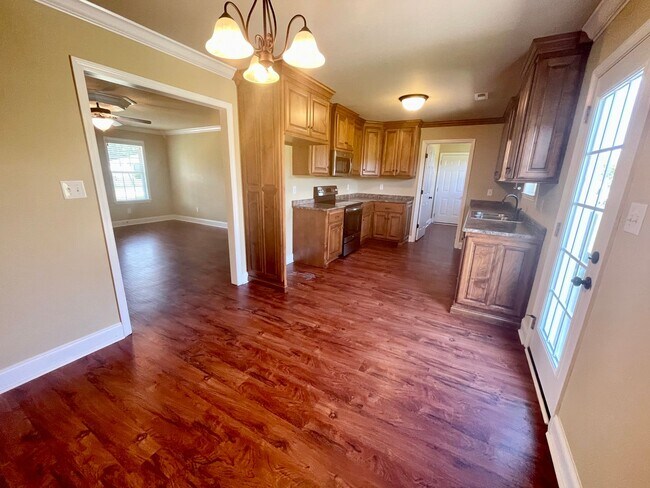 Foto del edificio - 3 bedroom 2 bath home. Walk to Ardmore Hig...