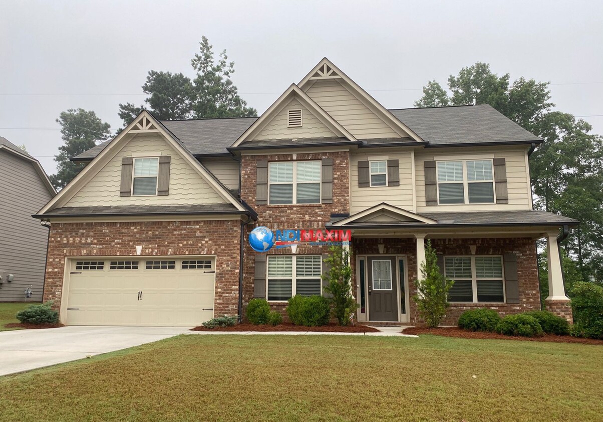 Primary Photo - Spacious 2 story home in Auburn