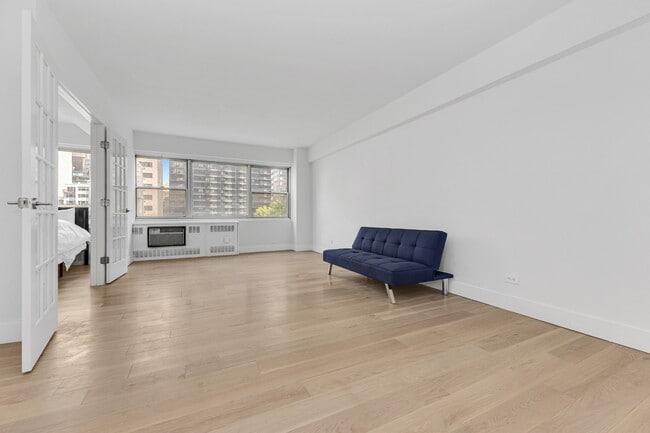 Photo - 333 E 46th St Apartment