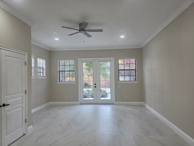 Foto del edificio - 637 Hillcrest St