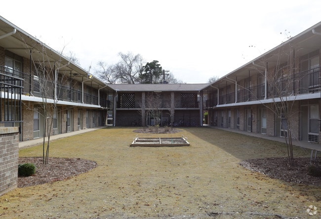 Cavell Court Apartments 333 E Magnolia Ave Auburn AL 36830 Cavell Court Apartments 333 E Magnolia Ave Auburn AL 36830