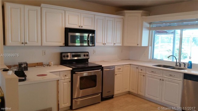 Foto del edificio - 1835 NE 187th St