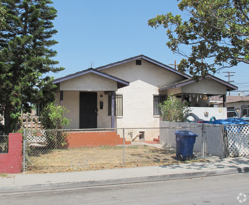 Building Photo - 609 S La Verne Ave