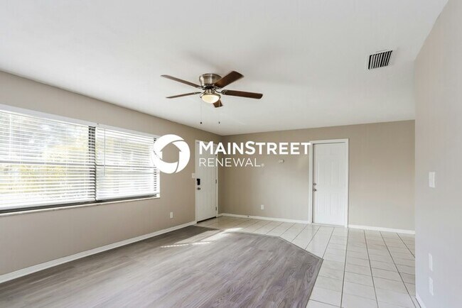 Building Photo - 3 Bedroom Pet-Friendly Home in St Petersburg, FL with Main Street Renewal