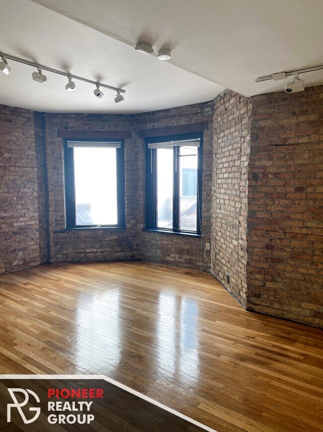 Foto del edificio - 604 W Surf St