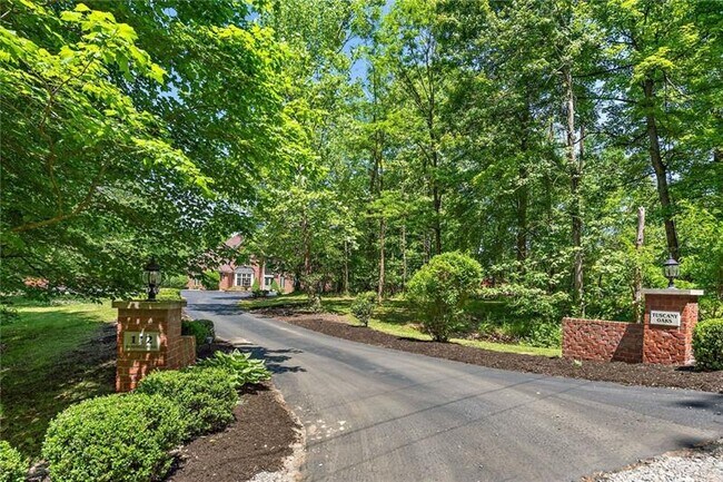 Building Photo - 112 Beadnell Dr