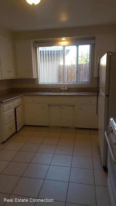 Building Photo - 122 Paseo De La Concha