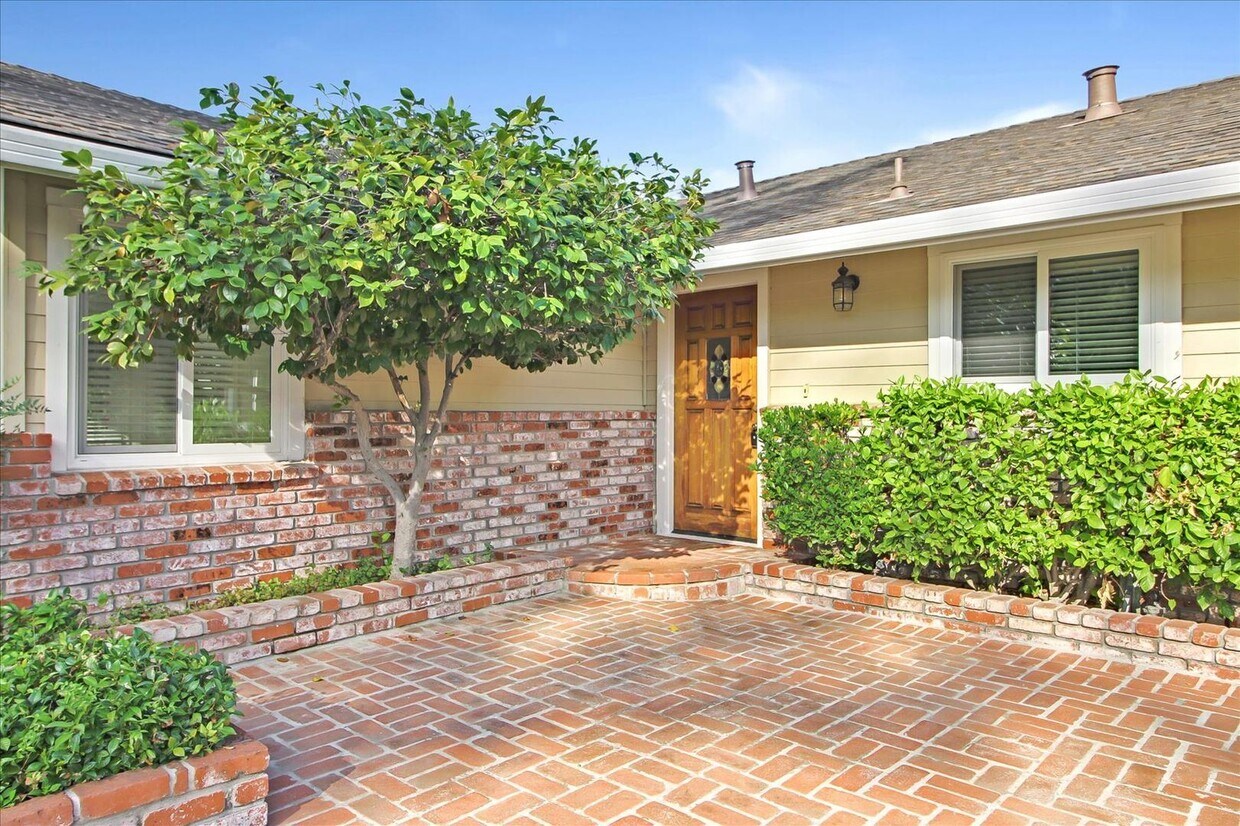 Primary Photo - 4 br, 3 bath House - 14445 Springer Avenue