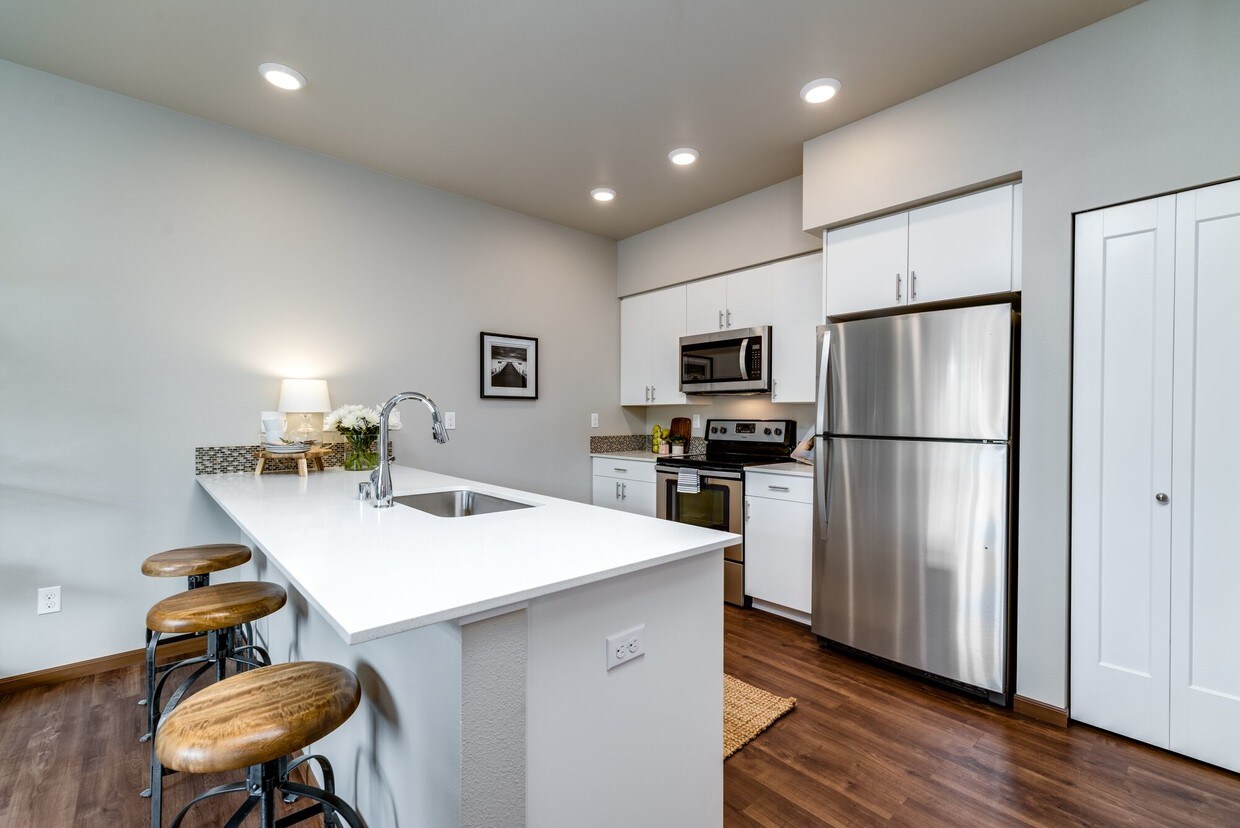 Foto principal - 9705 136th St E