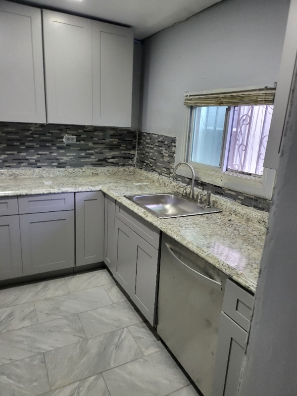 Photo - 643 N Peach St (Philadelphia, PA)