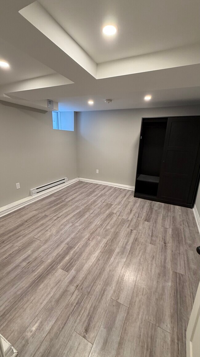 Photo du bâtiment - 135 Hawthorne Ave