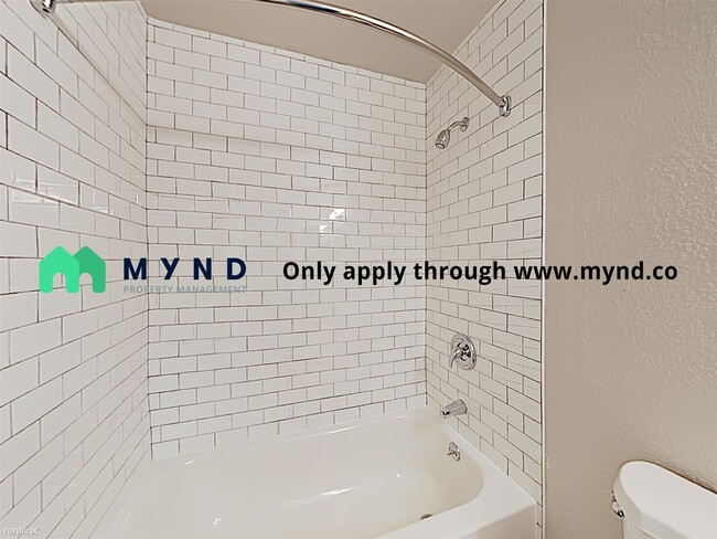 Building Photo - 2 br, 2 bath  - 9700 Mountain Blvd Apt 11