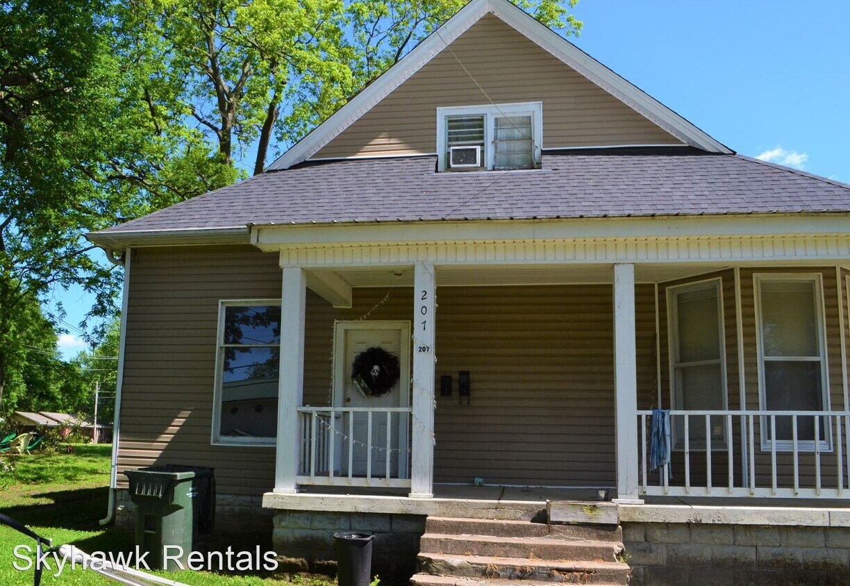 Primary Photo - 207 Church St