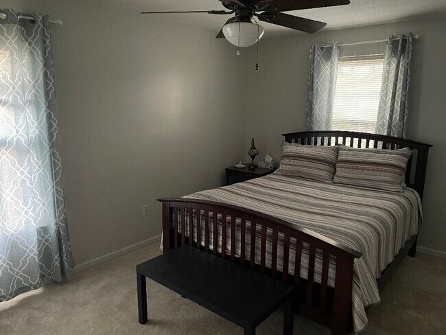 Foto del edificio - 1909 Cambridge Dr