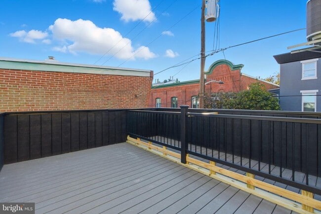 Foto del edificio - 2738 Poplar St