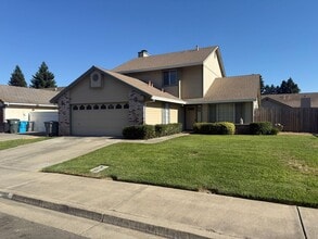 Building Photo - 1910 Pebble Beach Dr