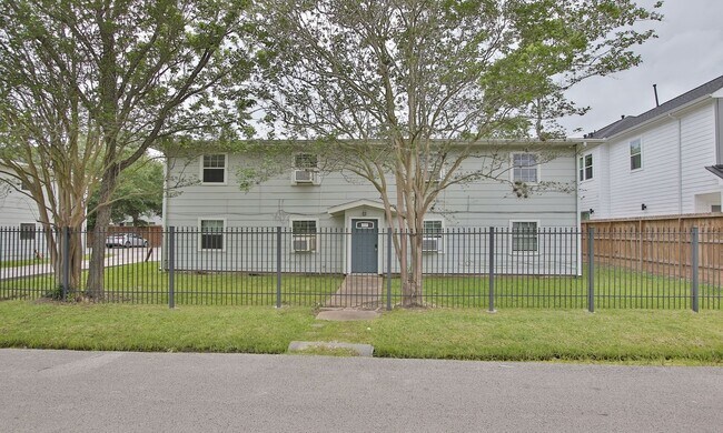 Building Photo - 6734 Burkett UNIT 2- Near Hwy 288