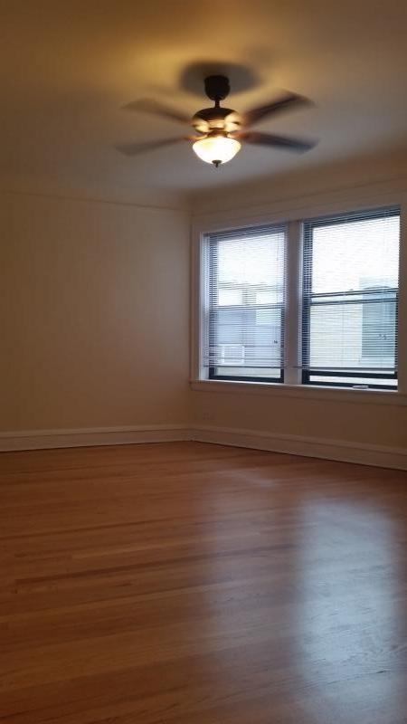 Building Photo - Remodeled 1 bedroom on Montrose / Cicero