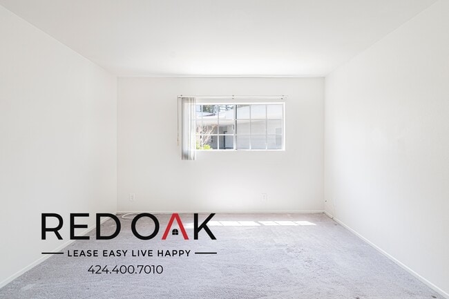 Building Photo - 10201 Woodbine St