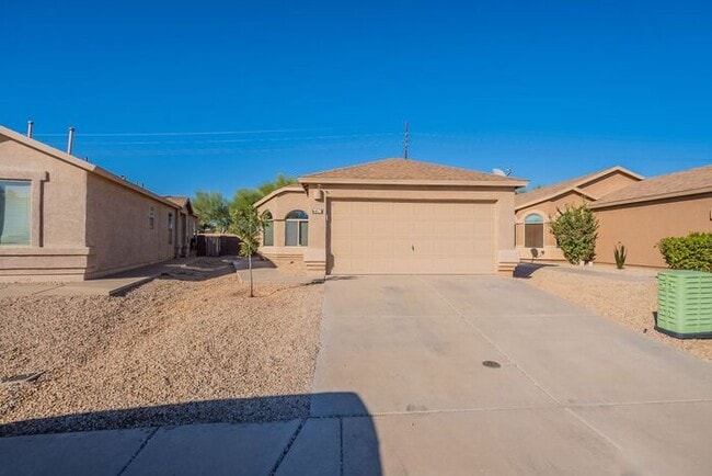 Building Photo - Bright & Inviting Tucson Home Near Davis-M...