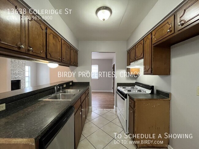Building Photo - Charming 4-Bedroom Rental with Fireplace i...