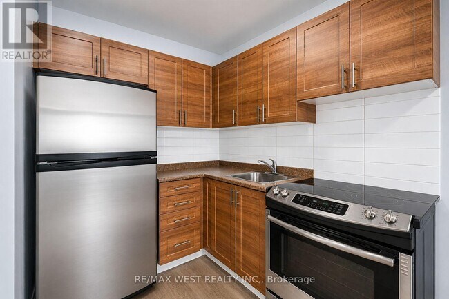 Photo du bâtiment - 354 Marlee Ave