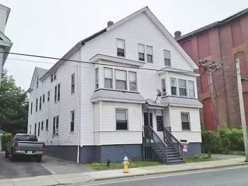 Primary Photo - 394 Metacom Ave