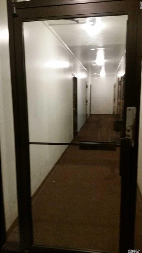 Foto del edificio - 41-14 68th St