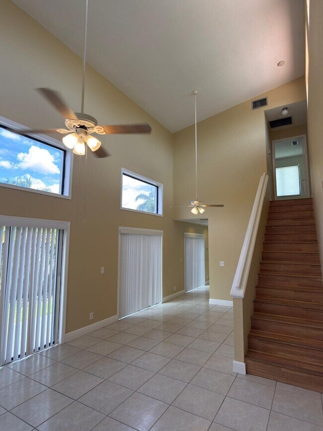 Foto del edificio - 13769 Yarmouth Dr