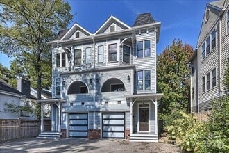 Building Photo - 611 N Pine St