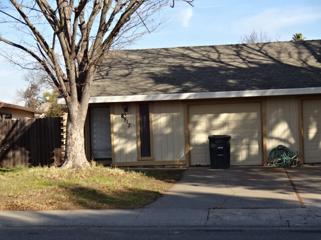 Primary Photo - NICE DUPLEX IN CITRUS HEIGHTS OFF ZENITH &...