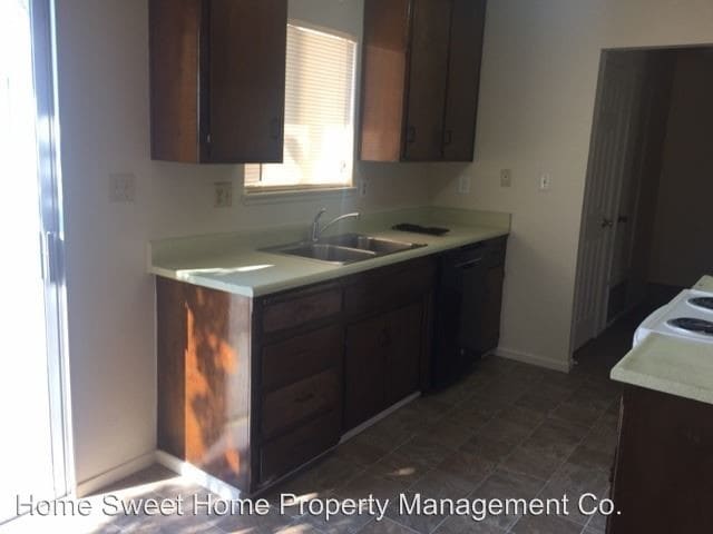 Building Photo - 3 br, 2 bath House - 703 Skylark Avenue