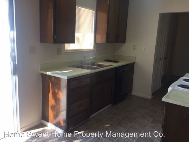 Foto del edificio - 3 br, 2 bath House - 703 Skylark Avenue