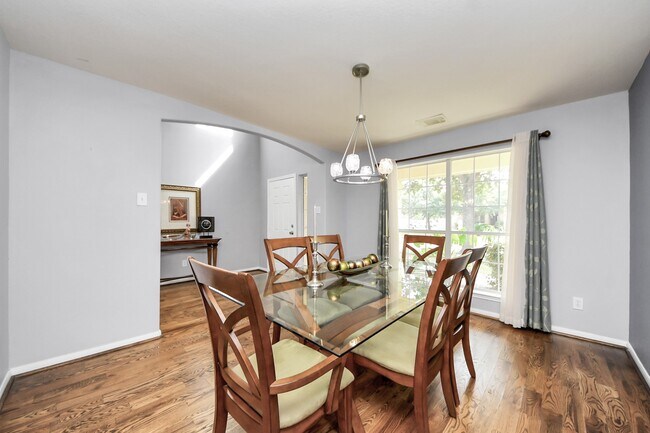Foto del edificio - 25306 Sierra Woods Ln