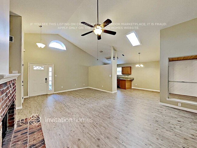 Building Photo - 577 Remington Oak Dr