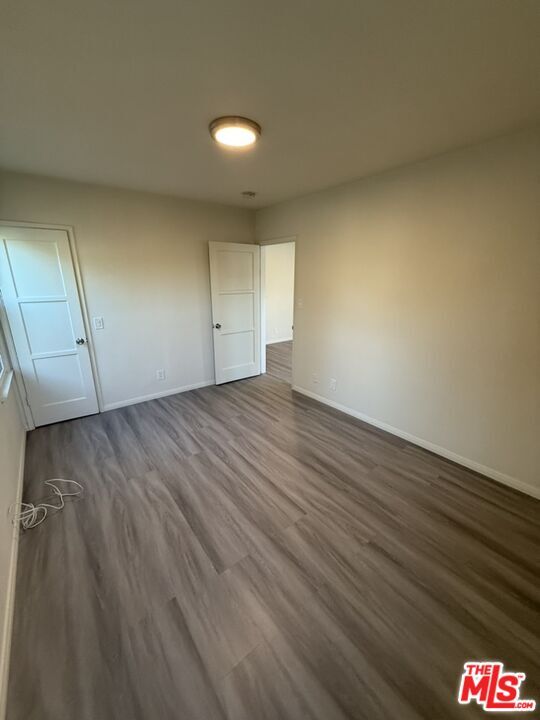 Foto del edificio - 5242 Mccallum Ave