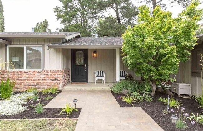 Building Photo - 11 Gloria Ct