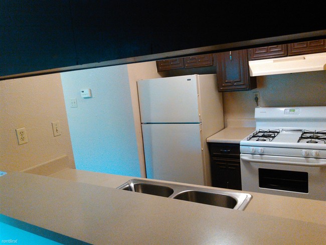 Building Photo - 1221 Barton Hills Dr