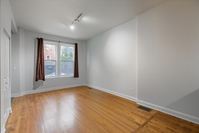 Foto del edificio - 2341 W Montana St